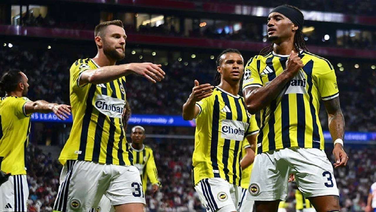 Fenerbahçe'de İsmail Kartal kararını açıkladı: 6 milyon euroluk yıldızına Prag karşısında ilk şans, hiç düşünmeden kabul etti! 3
